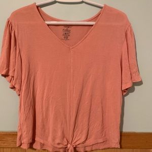 I’m am selling a pink shirt